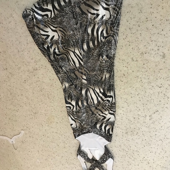 Gorgeous animal print formal dress - Picture 5 of 7